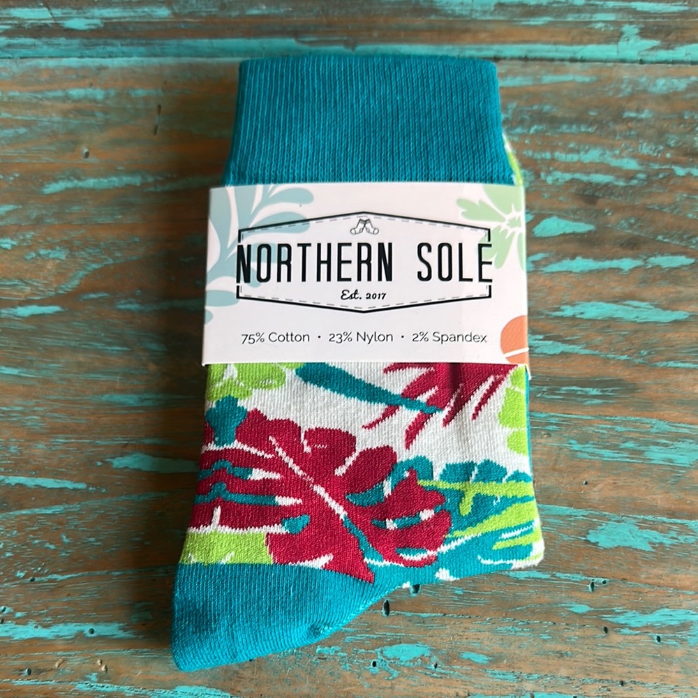 Northern Sole Colorful Tropical Palm Style Women’s Socks